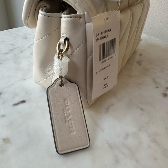 Coach Quilted Tabby 20 - Picture 4 of 10